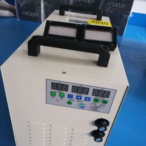 兩個燈頭_UVLED固化燈面光源,兩個燈頭并帶壓縮機制冷。